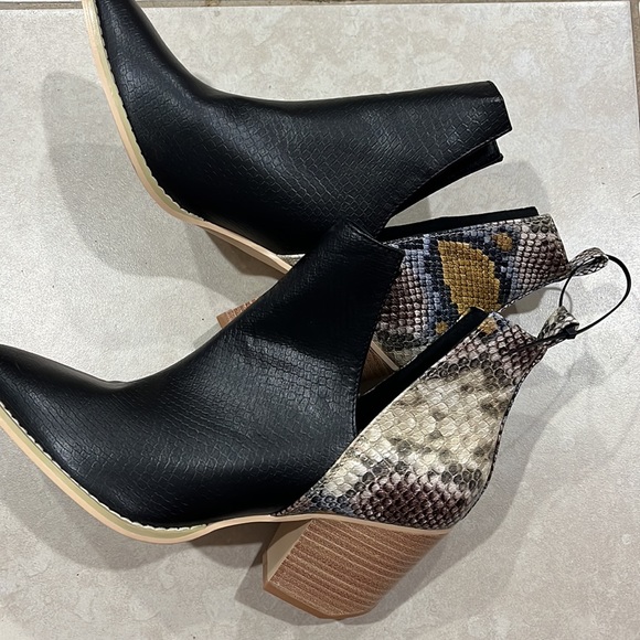 Black & Animal Print Ankle Boots-Size 9 - Picture 3 of 4